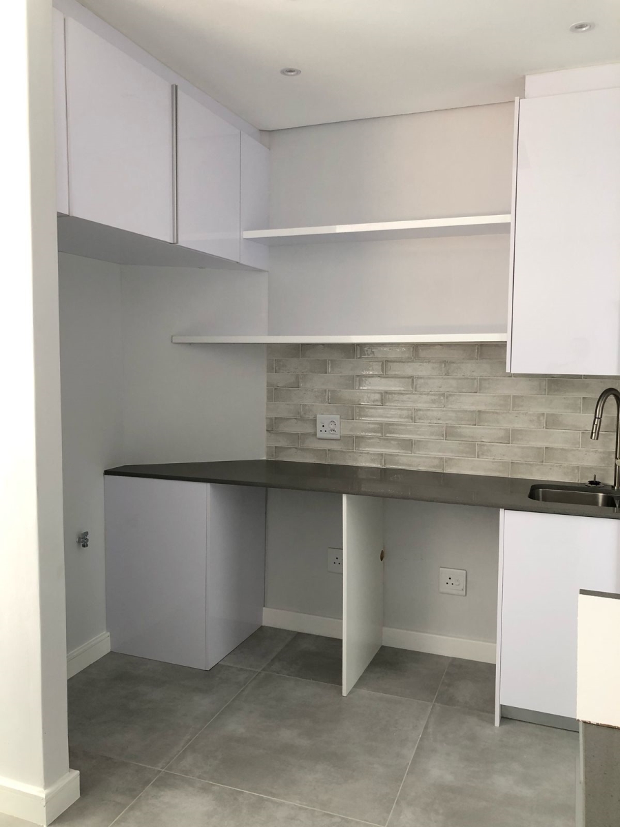 To Let 4 Bedroom Property for Rent in Somerset Ridge Western Cape